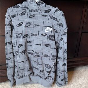 Nike Grey and Black Logo-Print Pullover Hoodie